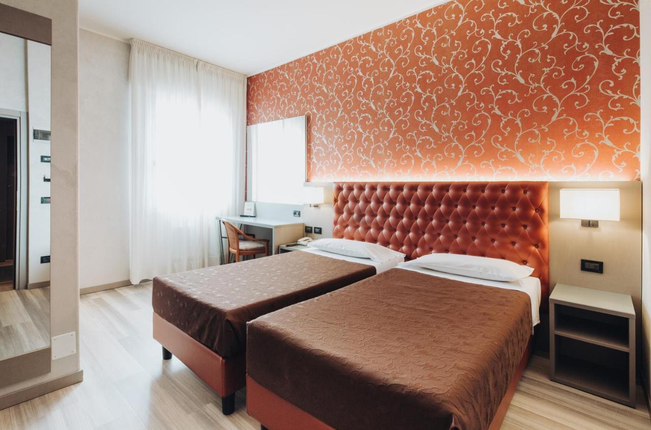 Hotel Alan Anzola dell'Emilia Eksteriør billede