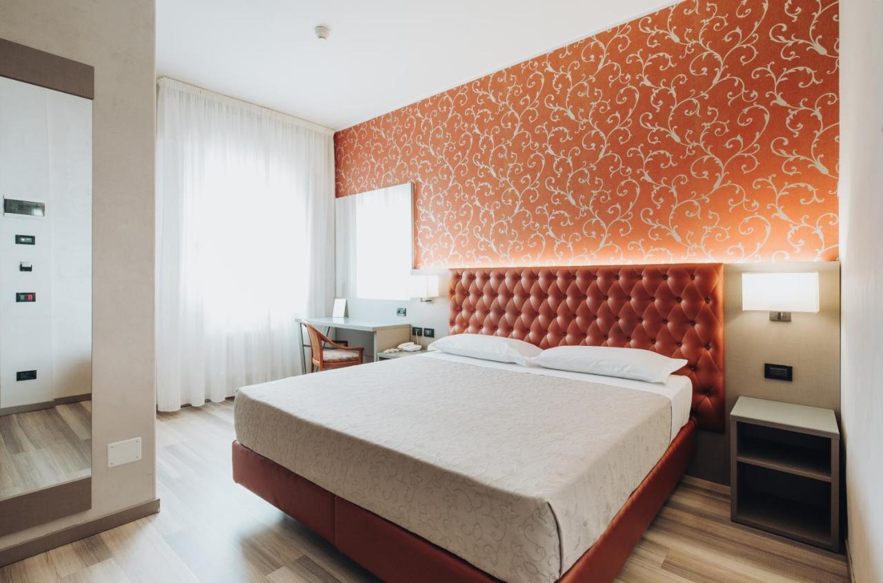 Hotel Alan Anzola dell'Emilia Eksteriør billede