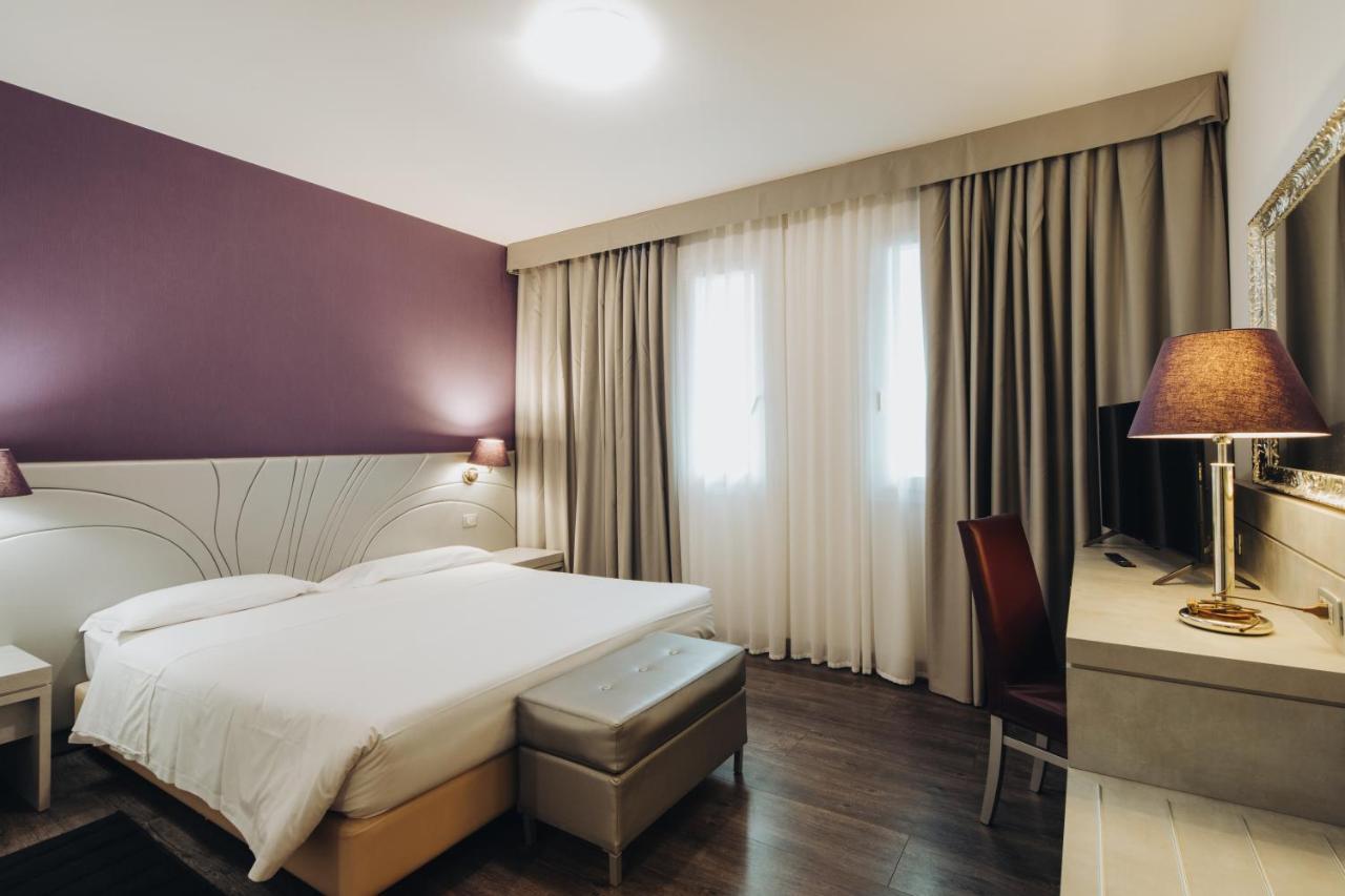 Hotel Alan Anzola dell'Emilia Eksteriør billede