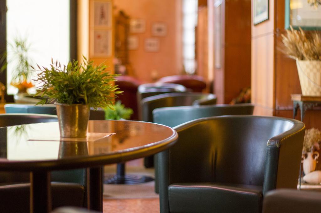 Hotel Alan Anzola dell'Emilia Eksteriør billede