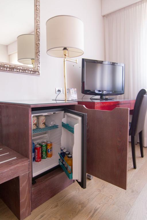 Hotel Alan Anzola dell'Emilia Eksteriør billede