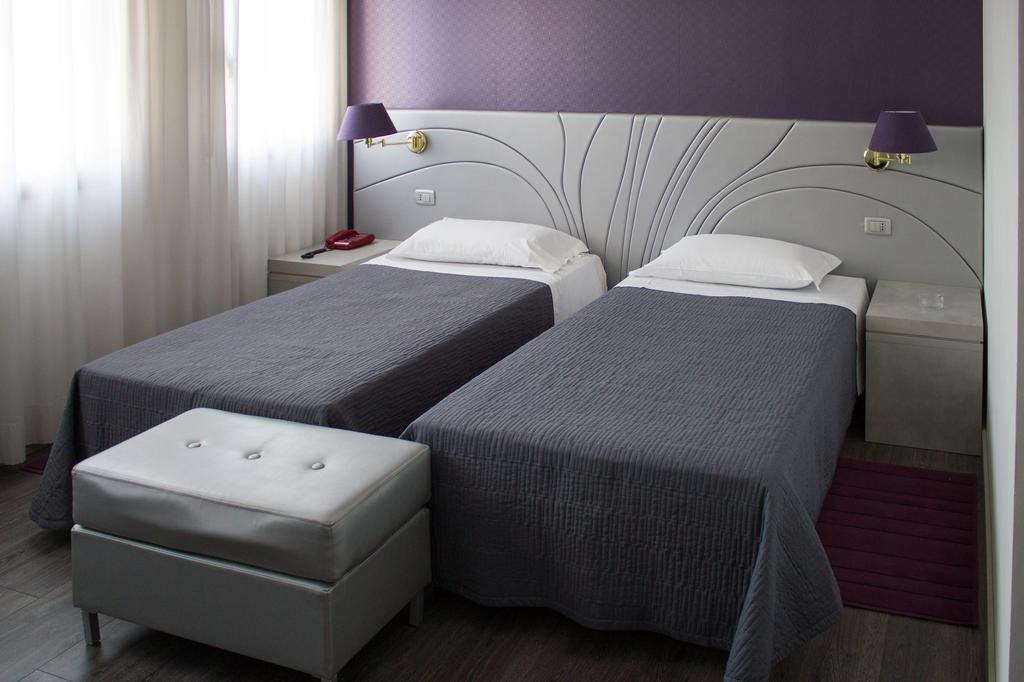 Hotel Alan Anzola dell'Emilia Eksteriør billede