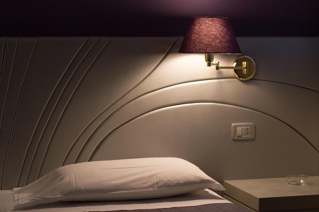 Hotel Alan Anzola dell'Emilia Eksteriør billede