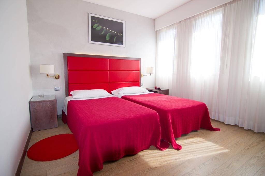Hotel Alan Anzola dell'Emilia Eksteriør billede