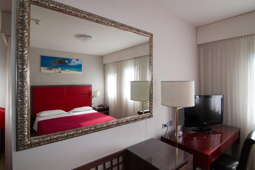 Hotel Alan Anzola dell'Emilia Eksteriør billede